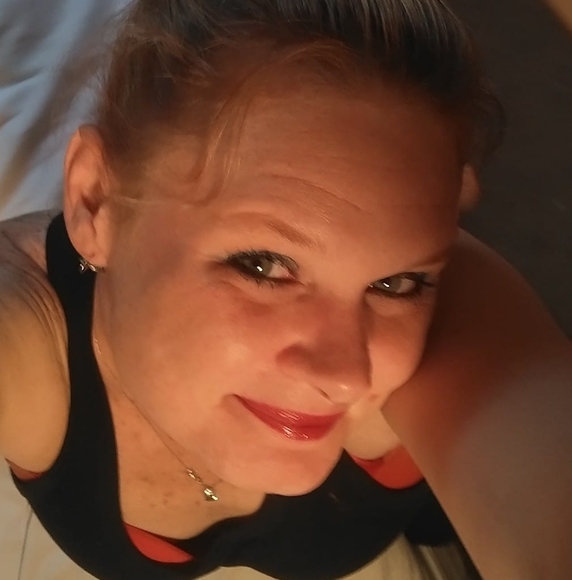 Meet your Posher, Christina - Picture 1 of 1